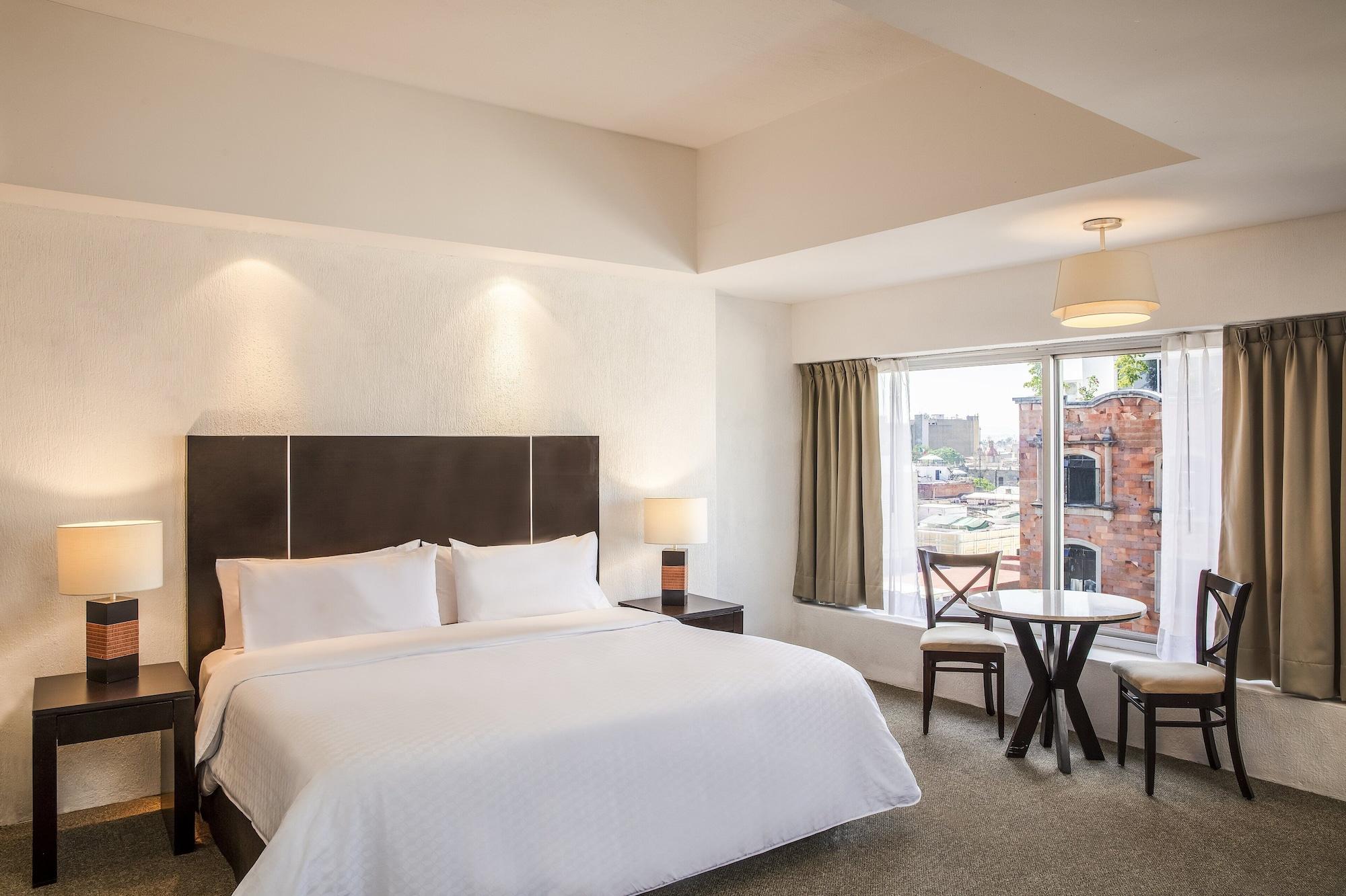 Hotel Plaza Genova Centro Guadalajara Kültér fotó