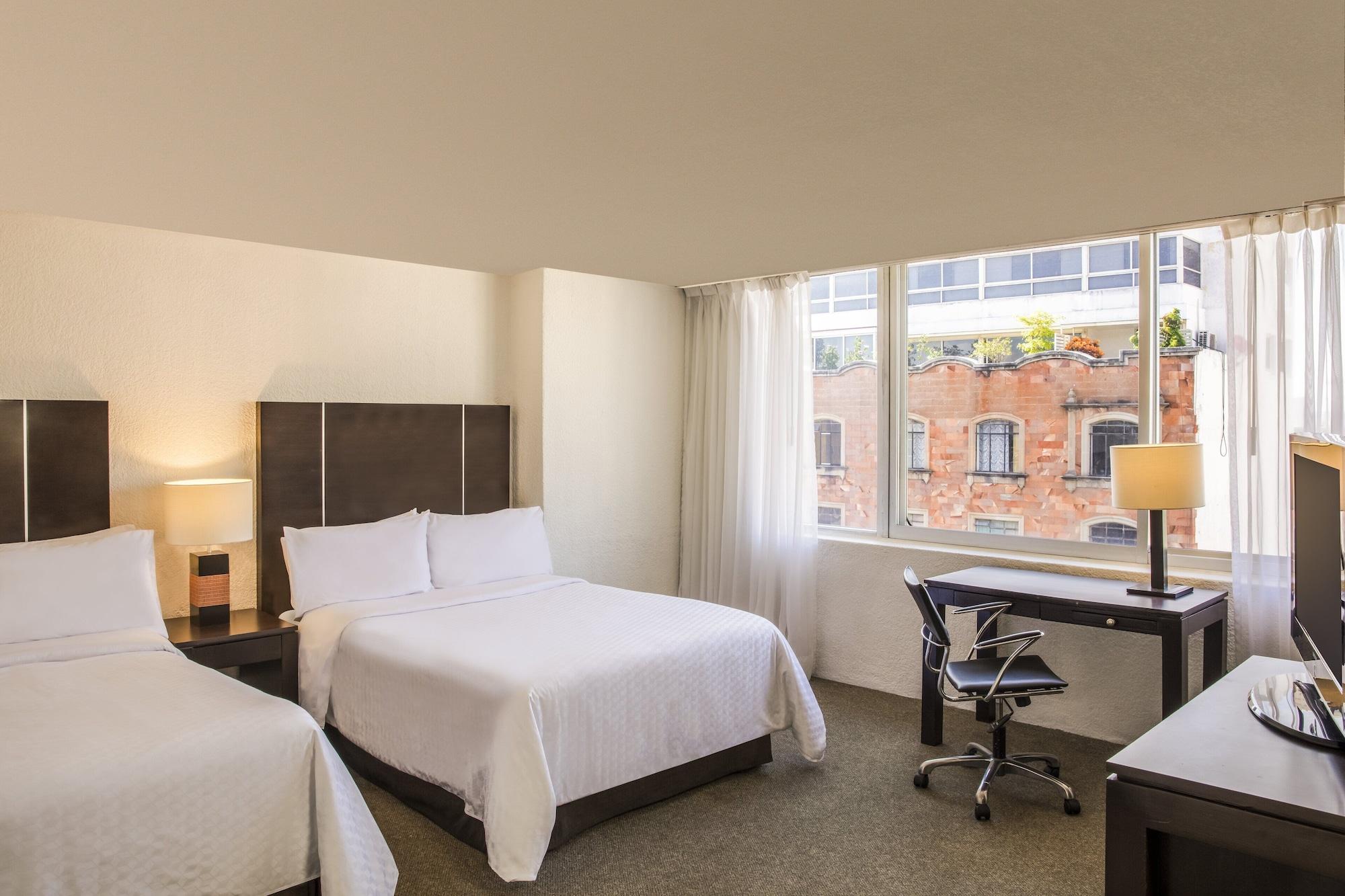 Hotel Plaza Genova Centro Guadalajara Kültér fotó