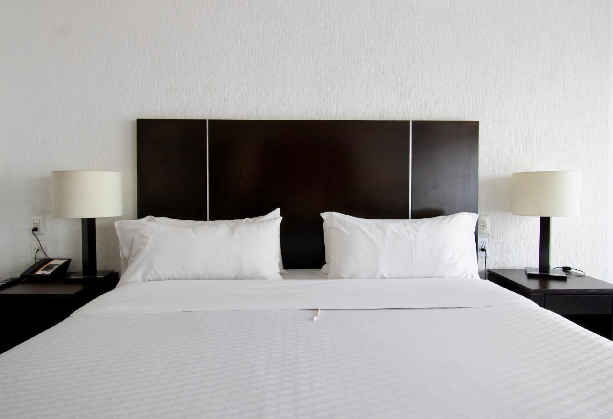 Hotel Plaza Genova Centro Guadalajara Kültér fotó