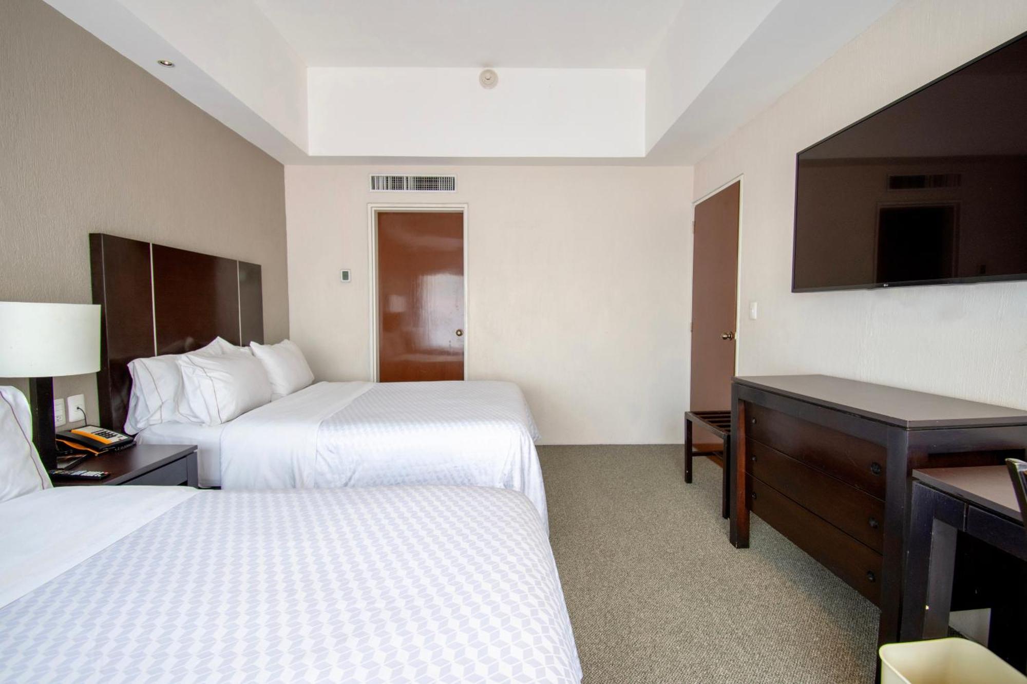 Hotel Plaza Genova Centro Guadalajara Kültér fotó