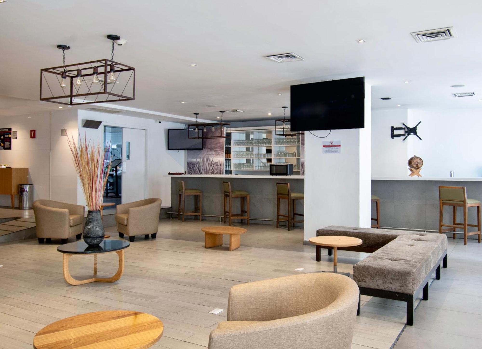 Hotel Plaza Genova Centro Guadalajara Kültér fotó