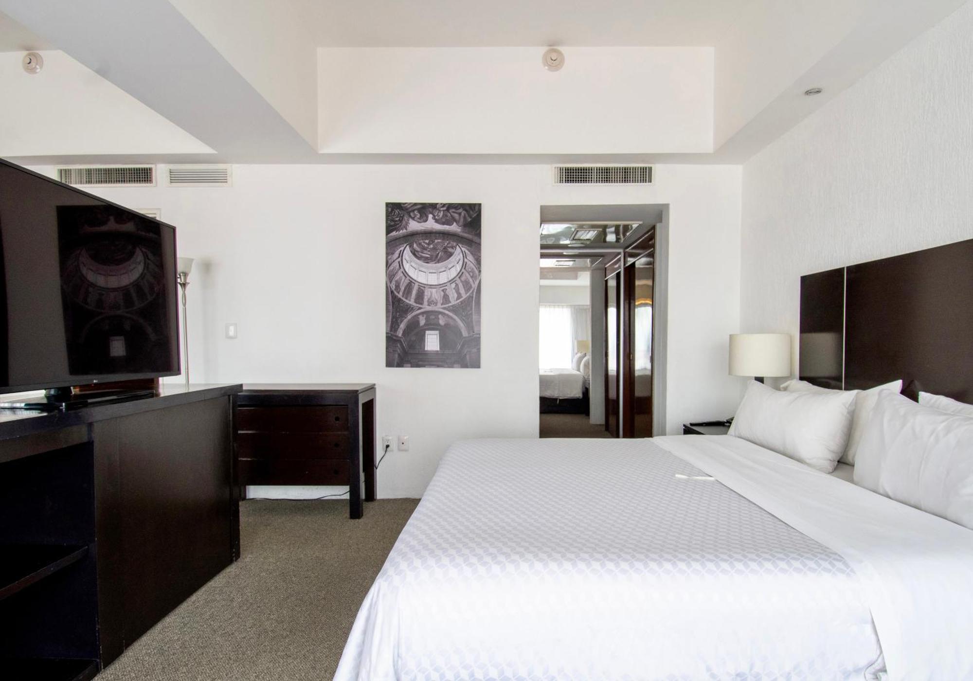 Hotel Plaza Genova Centro Guadalajara Kültér fotó