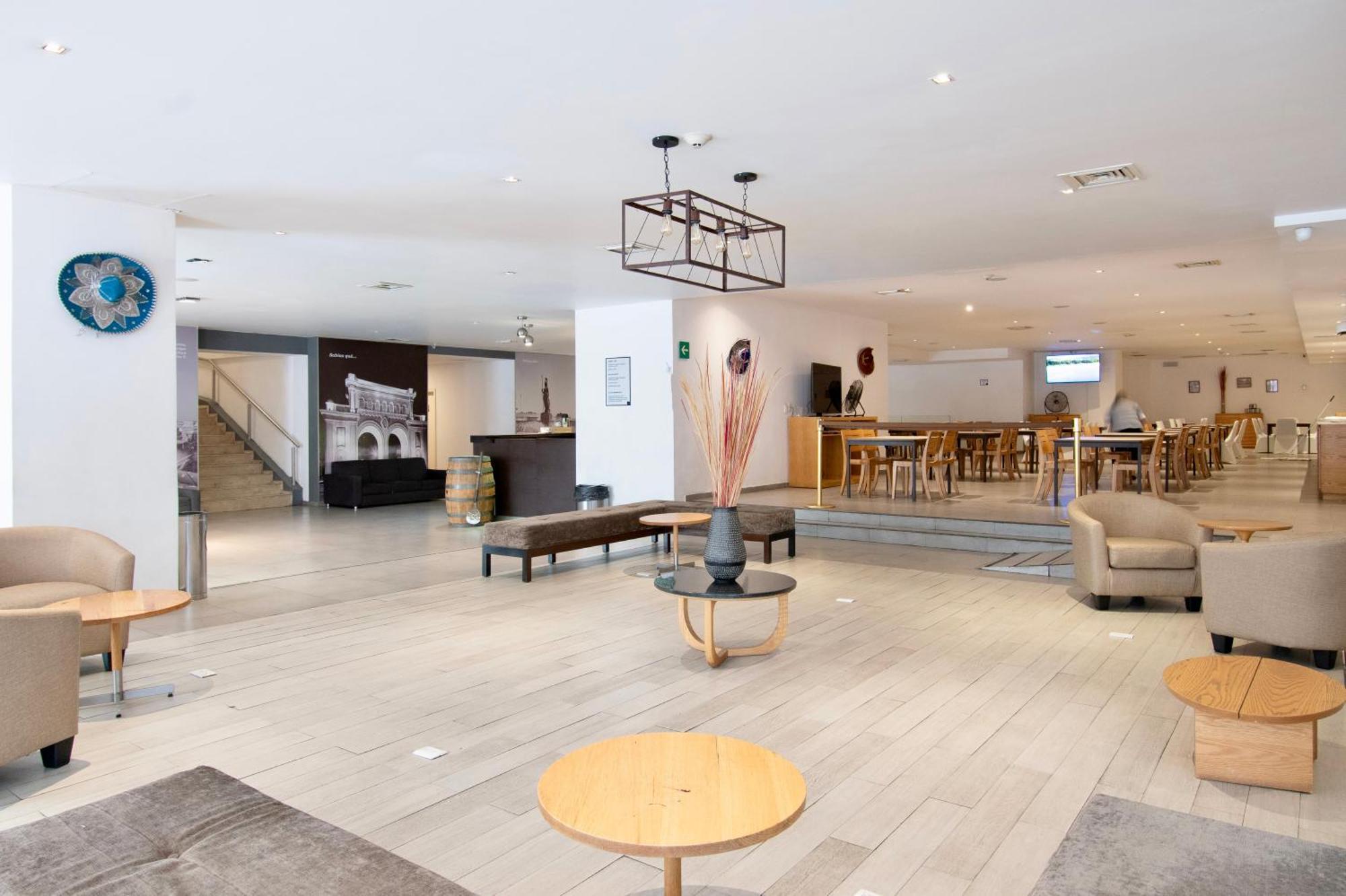 Hotel Plaza Genova Centro Guadalajara Kültér fotó
